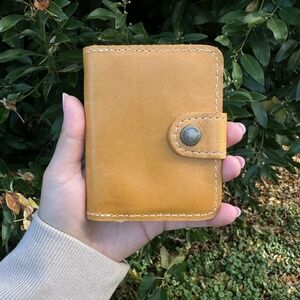 SUNFLOWER 🌻 NWT: Mini Bifold Wallet (Portland Leather Goods)